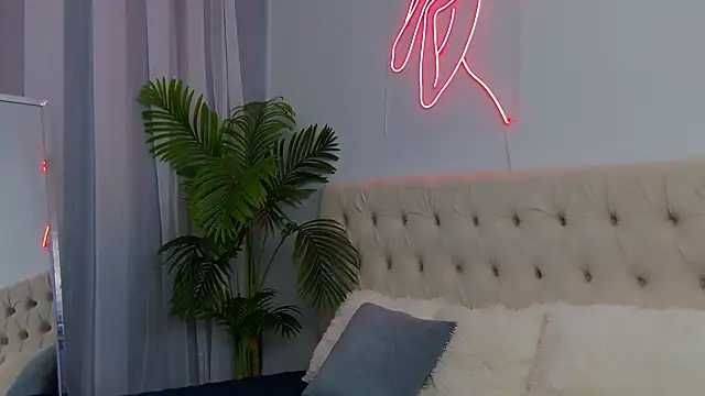 Snapshot of NicoleRosss chatting on 31, 5, 2026 NicoleRosss online show from 31, 5, 2026