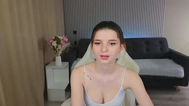 Snapshot of sofia__home chatting on 2, 11, 2025 sofia home online show from 2, 11, 2025