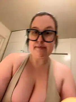 Snapshot of Misssmilf chatting on 1, 10, 2025 Misssmilf online show from 1, 10, 2025