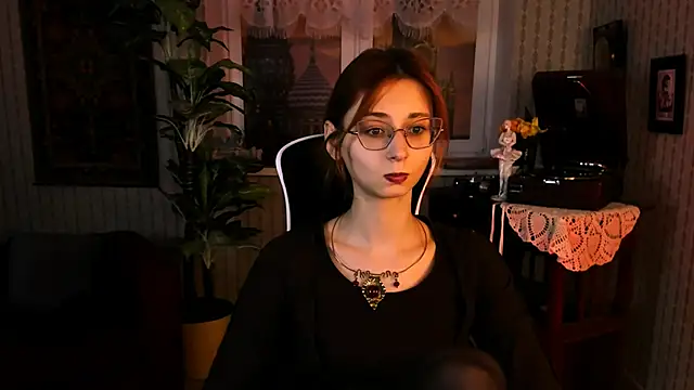 Snapshot of Orianna_Fox chatting on 5, 1, 2025 Orianna Fox online show from 5, 1, 2025