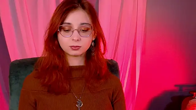 Snapshot of Orianna_Fox chatting on 8, 10, 2025 Orianna Fox online show from 8, 10, 2025