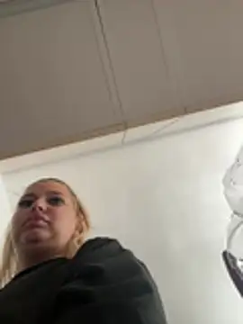 Snapshot of AllysonK chatting on 16, 6, 2026 AllysonK online show from 16, 6, 2026