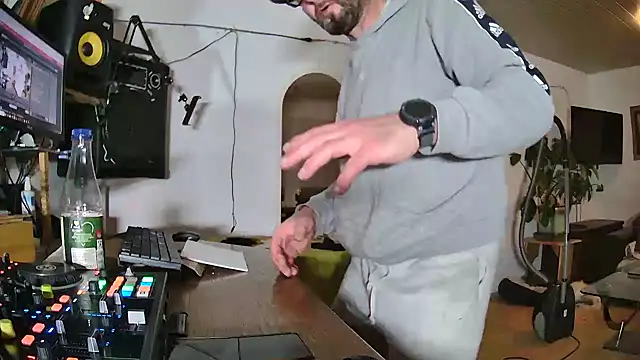 Snapshot of rosaeichel chatting on 6, 2, 2026 rosaeichel online show from 6, 2, 2026