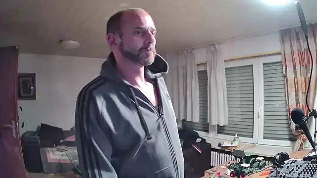 rosaeichel online show from 15, 4, 2026