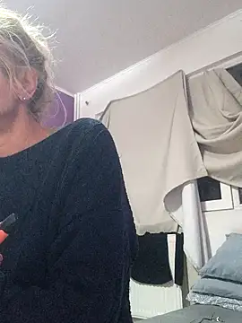 BritneyHudson online show from 4, 2, 2026