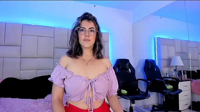 IsisLoveyes  online show from 14, 3, 2025