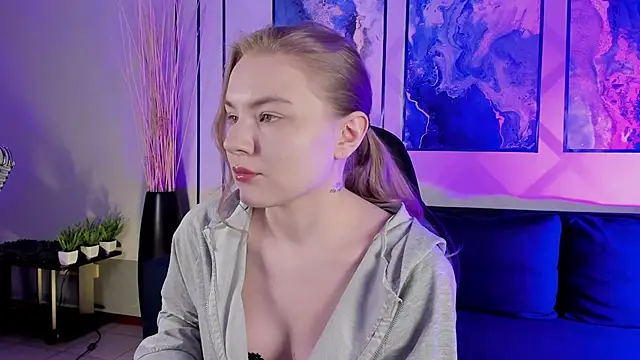 ValerieViolette online show from 4, 12, 2024