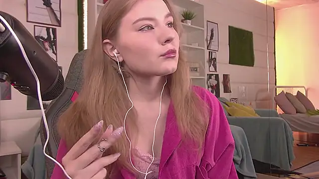 ValerieViolette online show from 20, 2, 2025