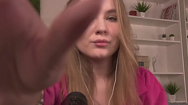 ValerieViolette online show from 20, 2, 2025