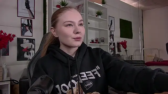 ValerieViolette online show from 27, 2, 2025