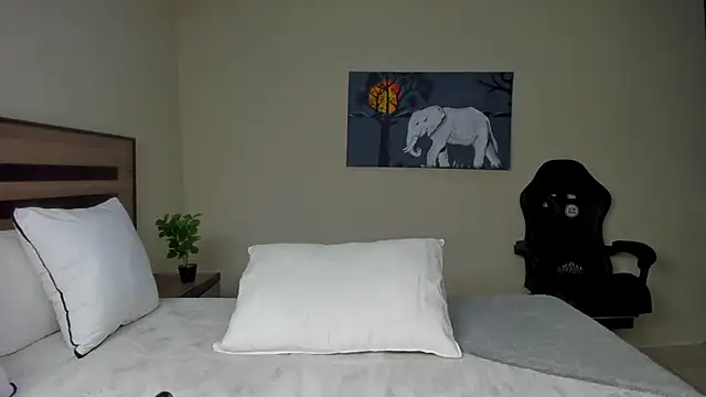 Renee-18 online show from 15, 9, 2025