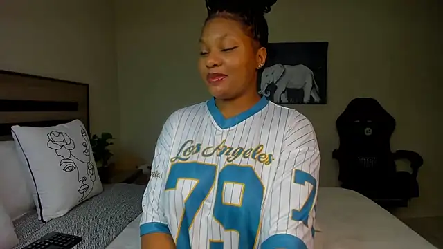 Renee-18 online show from 24, 11, 2025