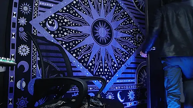 Dicaprioo  online show from 11, 2, 2025