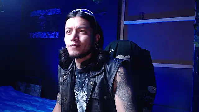 Snapshot of Dicaprioo_ chatting on 2, 2, 2026 Dicaprioo online show from 2, 2, 2026