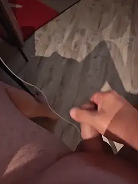 Szeltolo001 online show from 6, 10, 2025