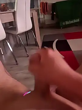 Szeltolo001 online show from 12, 4, 2026