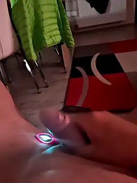 Szeltolo001 online show from 14, 4, 2026