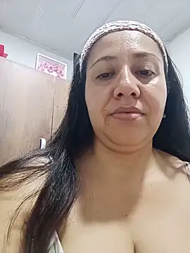Snapshot of layla_gomez chatting on 31, 5, 2026 layla gomez online show from 31, 5, 2026