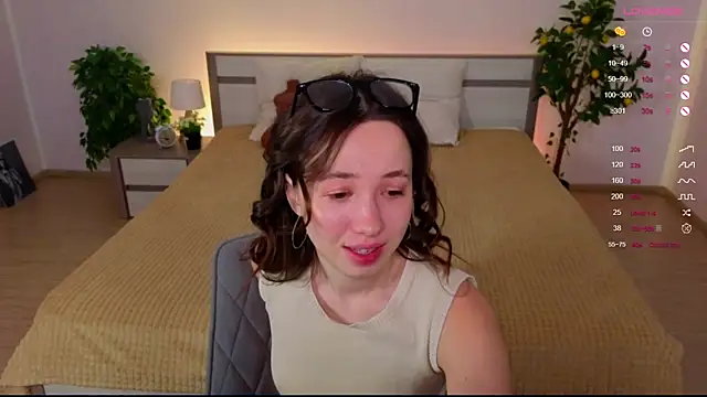 Snapshot of Hayle_Hill chatting on 4, 12, 2024 Hayle Hill online show from 4, 12, 2024