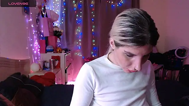 BLACKPeonyy online show from 9, 9, 2025