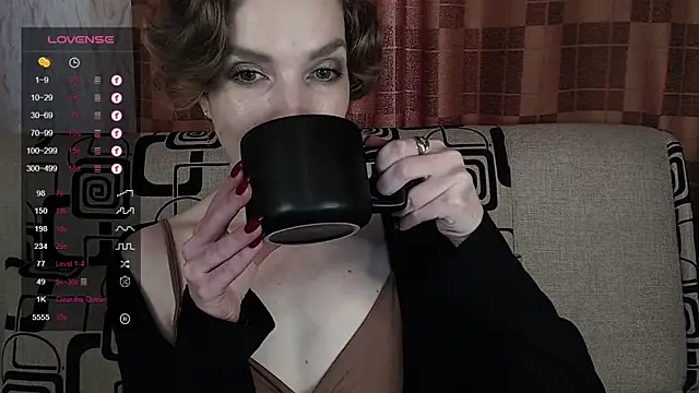 Snapshot of TinaWince chatting on 5, 6, 2026 TinaWince online show from 5, 6, 2026