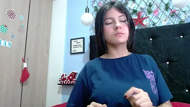 Snapshot of evatits_1 chatting on 24, 12, 2024 evatits 1 online show from 24, 12, 2024