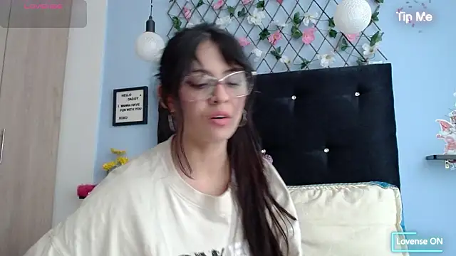 Snapshot of evatits_1 chatting on 20, 2, 2025 evatits 1 online show from 20, 2, 2025