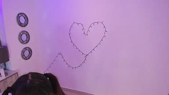 Charlotte Myers online show from 28, 1, 2025