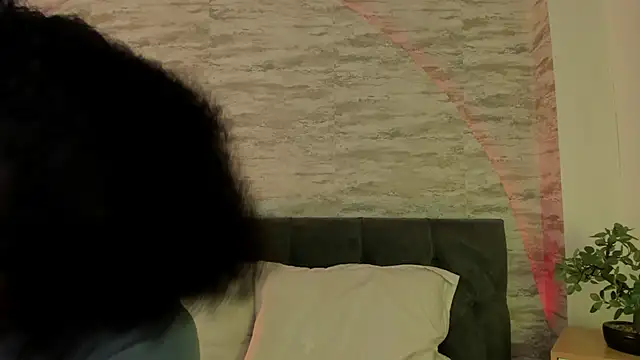 Snapshot of Anneth__M chatting on 23, 9, 2025 Anneth M online show from 23, 9, 2025