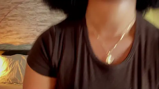 Snapshot of Anneth__M chatting on 6, 10, 2025 Anneth M online show from 6, 10, 2025