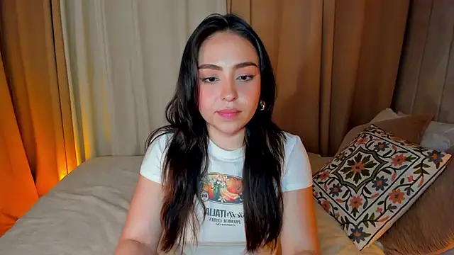 Snapshot of SofiMeza chatting on 8, 2, 2025 SofiMeza online show from 8, 2, 2025