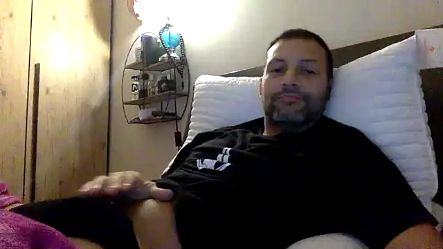 Snapshot of goroasroma90 chatting on 14, 11, 2025 goroasroma90 online show from 14, 11, 2025