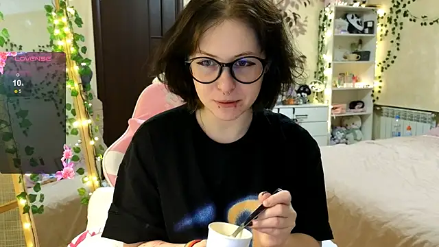 Snapshot of lily_noris chatting on 13, 12, 2024 lily noris online show from 13, 12, 2024