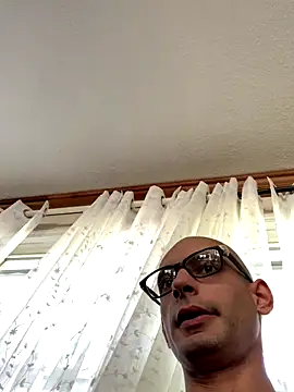 Snapshot of hailzeffn chatting on 28, 9, 2025 hailzeffn online show from 28, 9, 2025