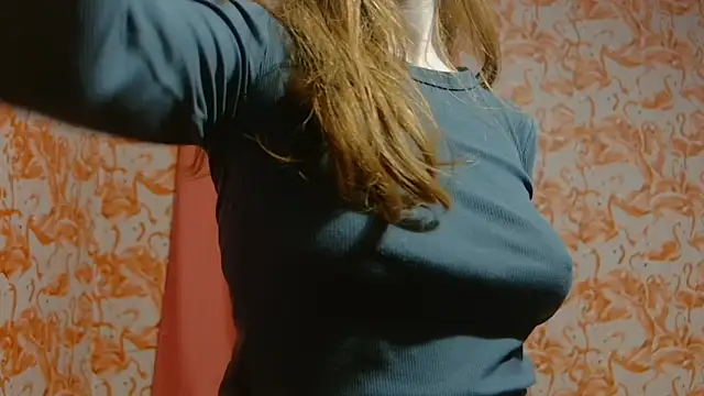 strawberrysmoothie online show from 4, 1, 2025