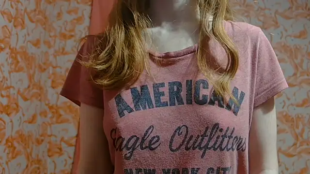 strawberrysmoothie online show from 19, 1, 2025