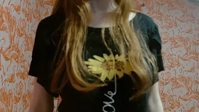 strawberrysmoothie online show from 18, 9, 2025