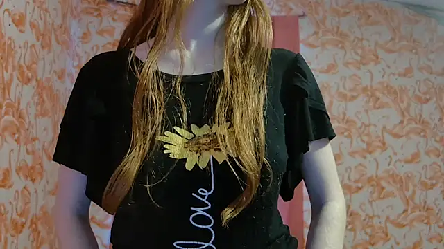 strawberrysmoothie online show from 19, 9, 2025