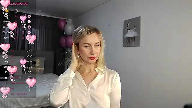 Snapshot of Vanessa_Nowak chatting on 5, 3, 2025 Vanessa Nowak online show from 5, 3, 2025