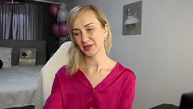 Snapshot of Vanessa_Nowak chatting on 6, 3, 2025 Vanessa Nowak online show from 6, 3, 2025