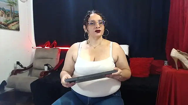Snapshot of Aleja_Gonzales chatting on 24, 2, 2026 Aleja Gonzales online show from 24, 2, 2026