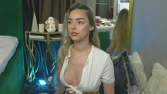 Snapshot of ScarletColes chatting on 10, 1, 2025 ScarletColes online show from 10, 1, 2025