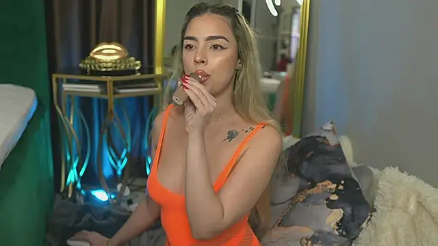 Snapshot of ScarletColes chatting on 18, 1, 2025 ScarletColes online show from 18, 1, 2025