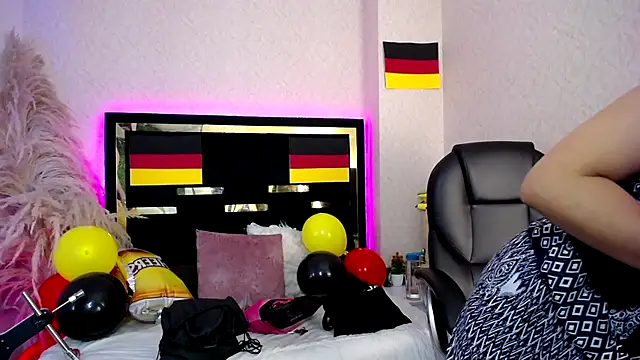 Snapshot of Moon_Water__ chatting on 2, 10, 2025 Moon Water online show from 2, 10, 2025