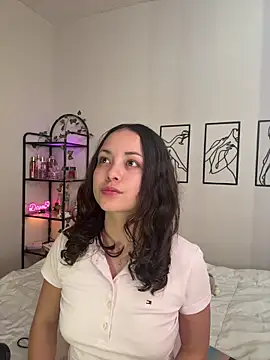 Megan Rodrigo online show from 23, 11, 2025