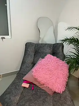 Roxanne 08 online show from 17, 12, 2024