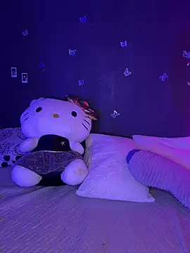 Roxanne 08 online show from 9, 2, 2025