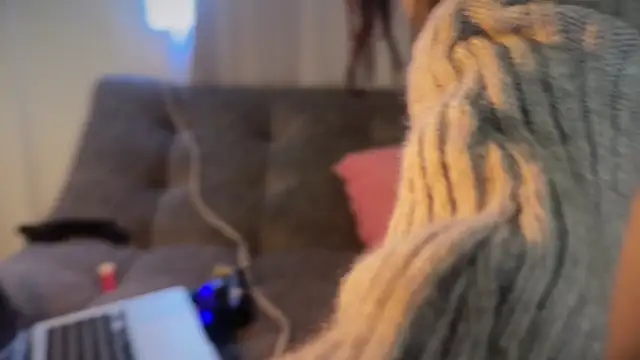 Roxanne 08 online show from 20, 2, 2026