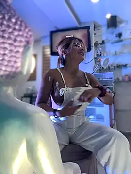 Amber Martins  online show from 26, 9, 2025