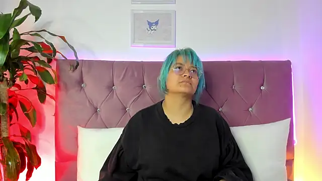 lucky-leah online show from 22, 2, 2025